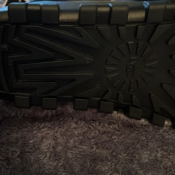 UGG Plush snow/Rain Boots - Picture 4 of 7